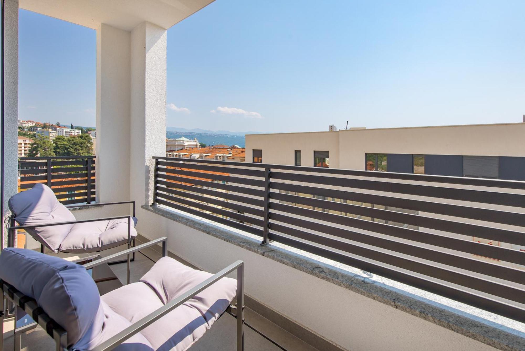 Belinda Apartments With Balcony & Private Parking Опатия Екстериор снимка