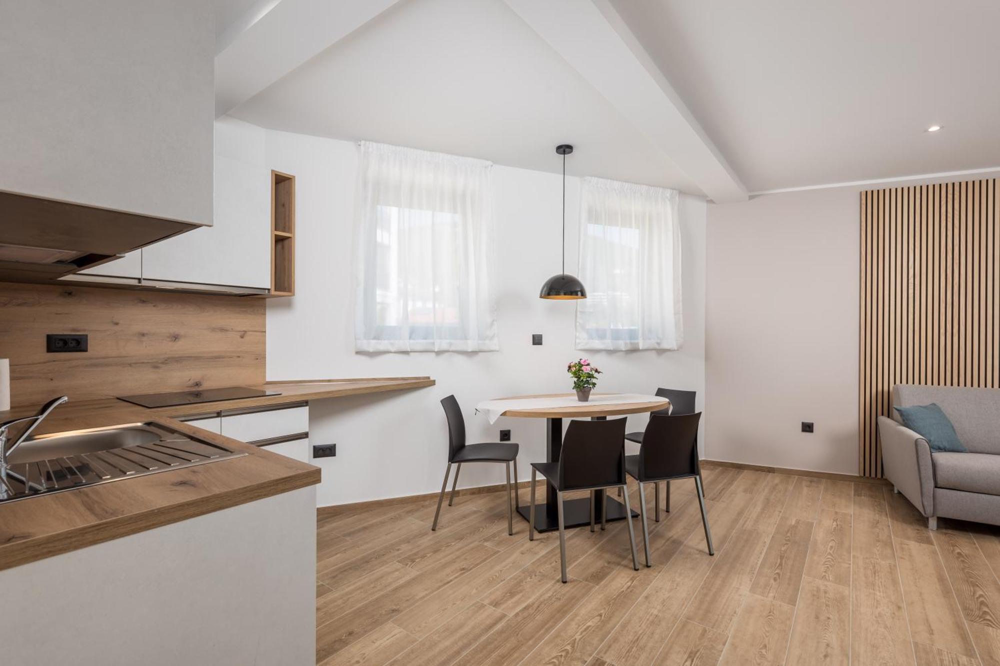 Belinda Apartments With Balcony & Private Parking Опатия Екстериор снимка